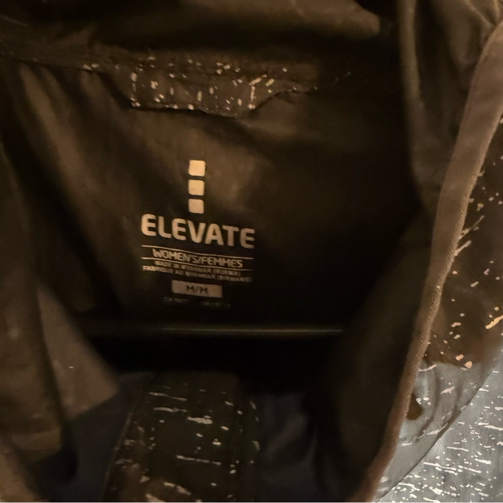 Elevate Reflective Black Lightweight Running Jack… - image 4